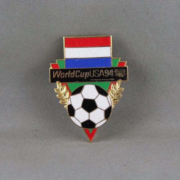 Team Netherlands Soccer Pin - 1994 World Cup by Peter David - Flag and Ball - Picture 3 of 3